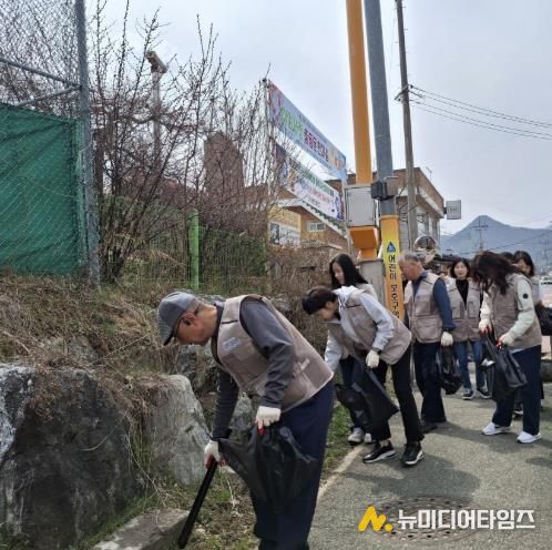 옥천교육지원청, 옥천묘목축제와 함께하는 청렴 플로깅