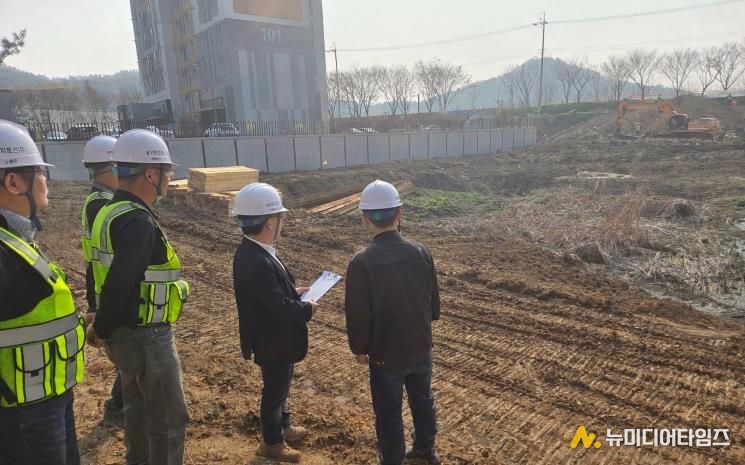 나주시가 해빙기를 맞아 관내 주요 건설사업장을 대상으로 현장 점검을 실시했다.
