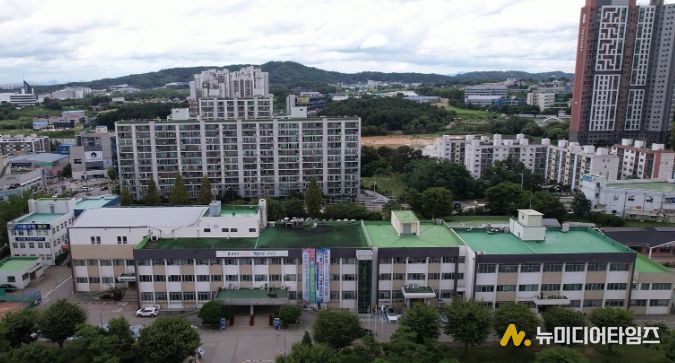 1. 천안 서북구청 전경.