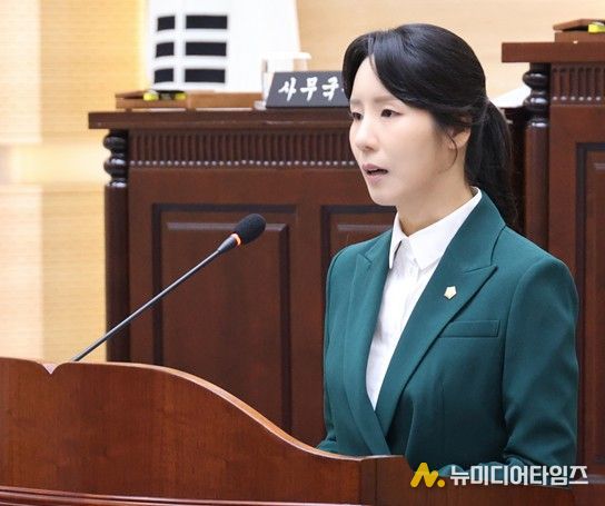 본회의에서 발언하는 윤정회 의원